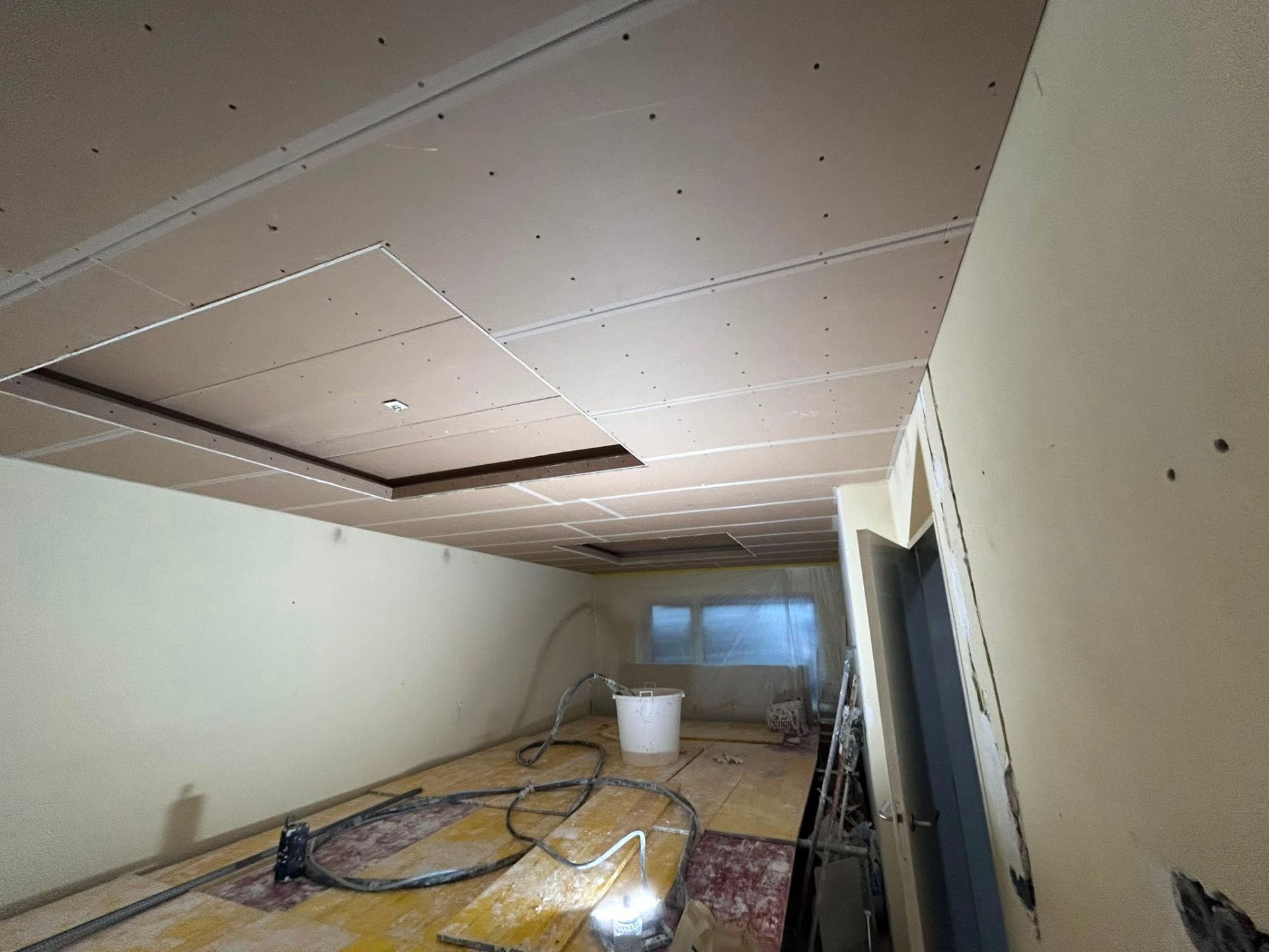 Plafond opbouw — klaar voor stucwerk